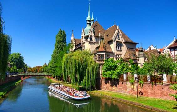 site-touristique-vinci-autoroutes-bateaux-promenade-strasbourg